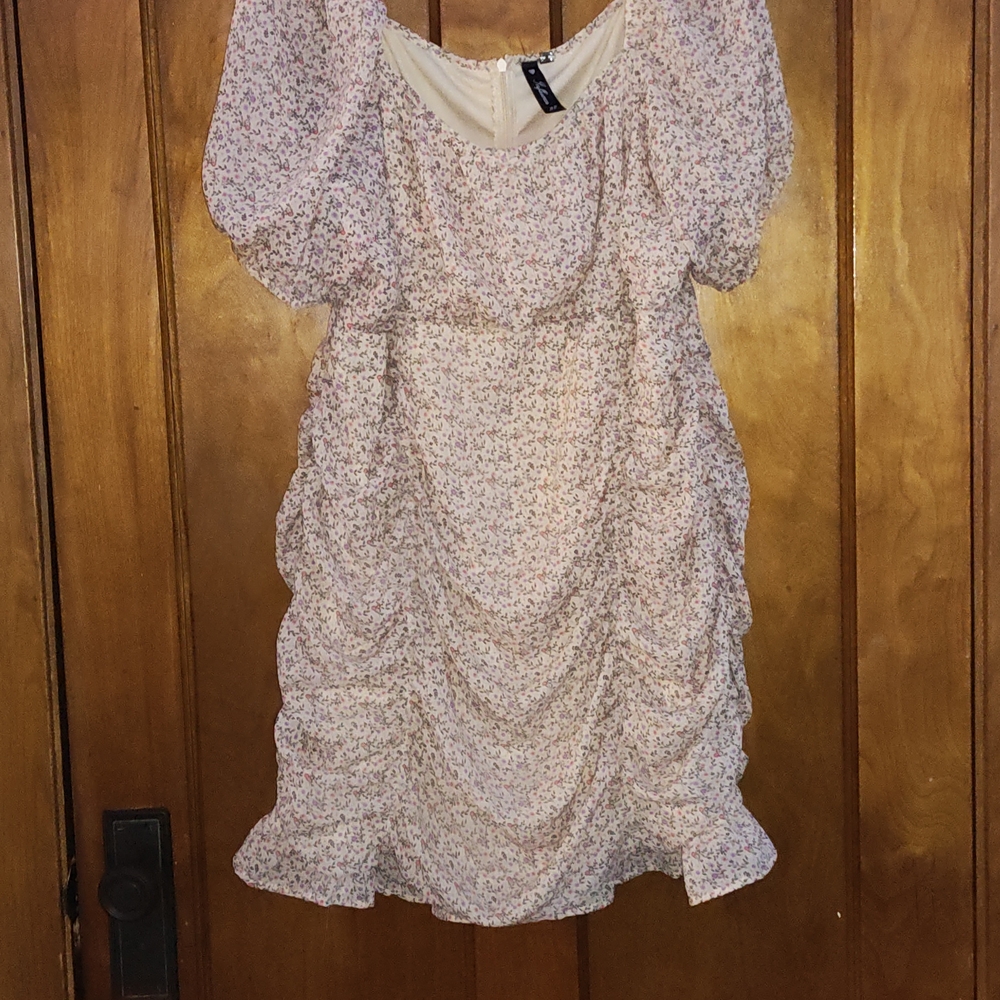 Elegant Cream Floral Mini Dress